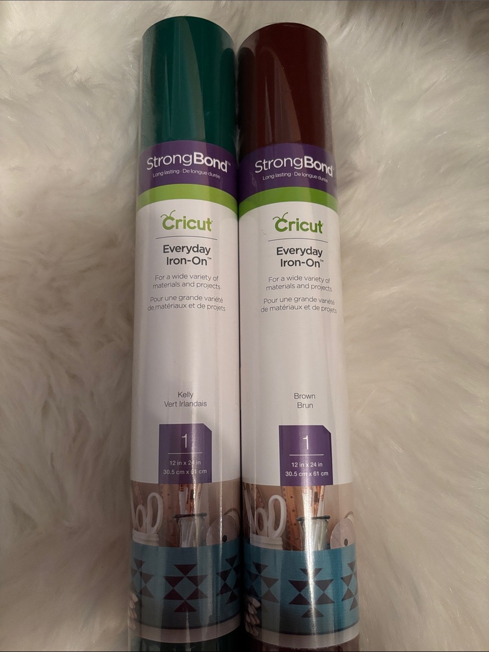 Cricut Everyday Iron-On StrongBond in Kelly Green & Brown
